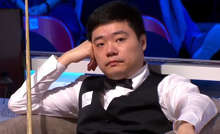 皇马希望重复签克罗斯的操作签下戴维斯阿方索-戴维斯与拜仁目前的合同将于2025年夏天到期，目前并无关于他是否会续约的消息。